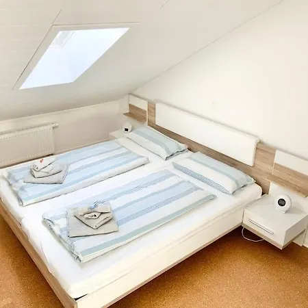 Schoene Gemuetliche Unter Dem Dach Appartement