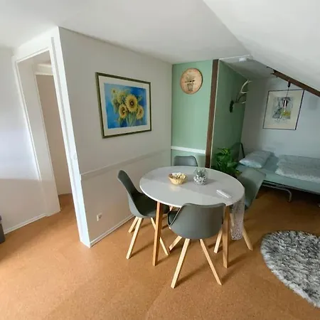 Appartement Schoene Gemuetliche Unter Dem Dach *